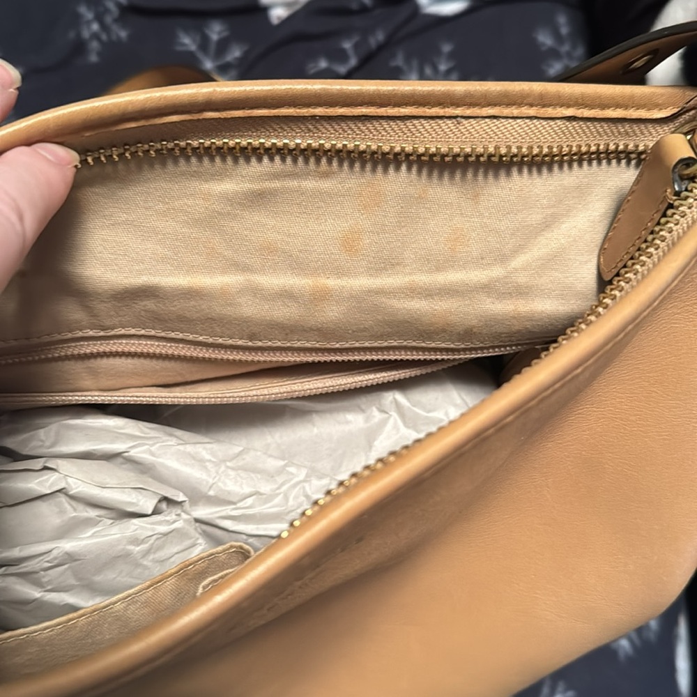 Coach Tan Leather Hobo Bag with Gold Hardware - Picture 4 of 13
